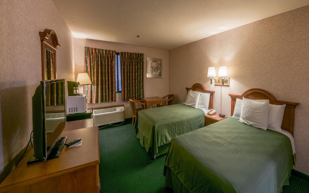 San Bernandino Inn & Suites Сан Бернардино Екстериор снимка