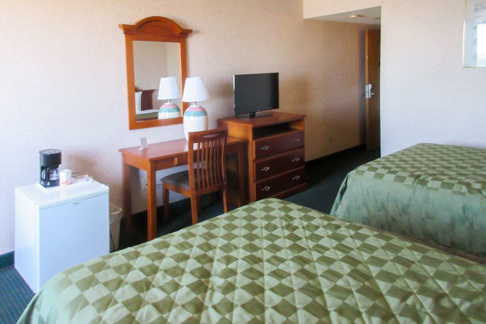 San Bernandino Inn & Suites Сан Бернардино Екстериор снимка