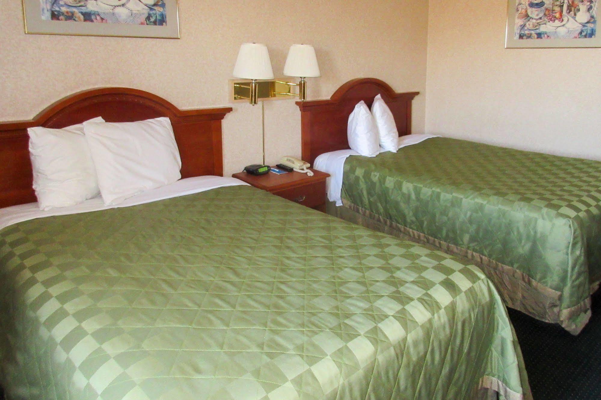 San Bernandino Inn & Suites Сан Бернардино Екстериор снимка