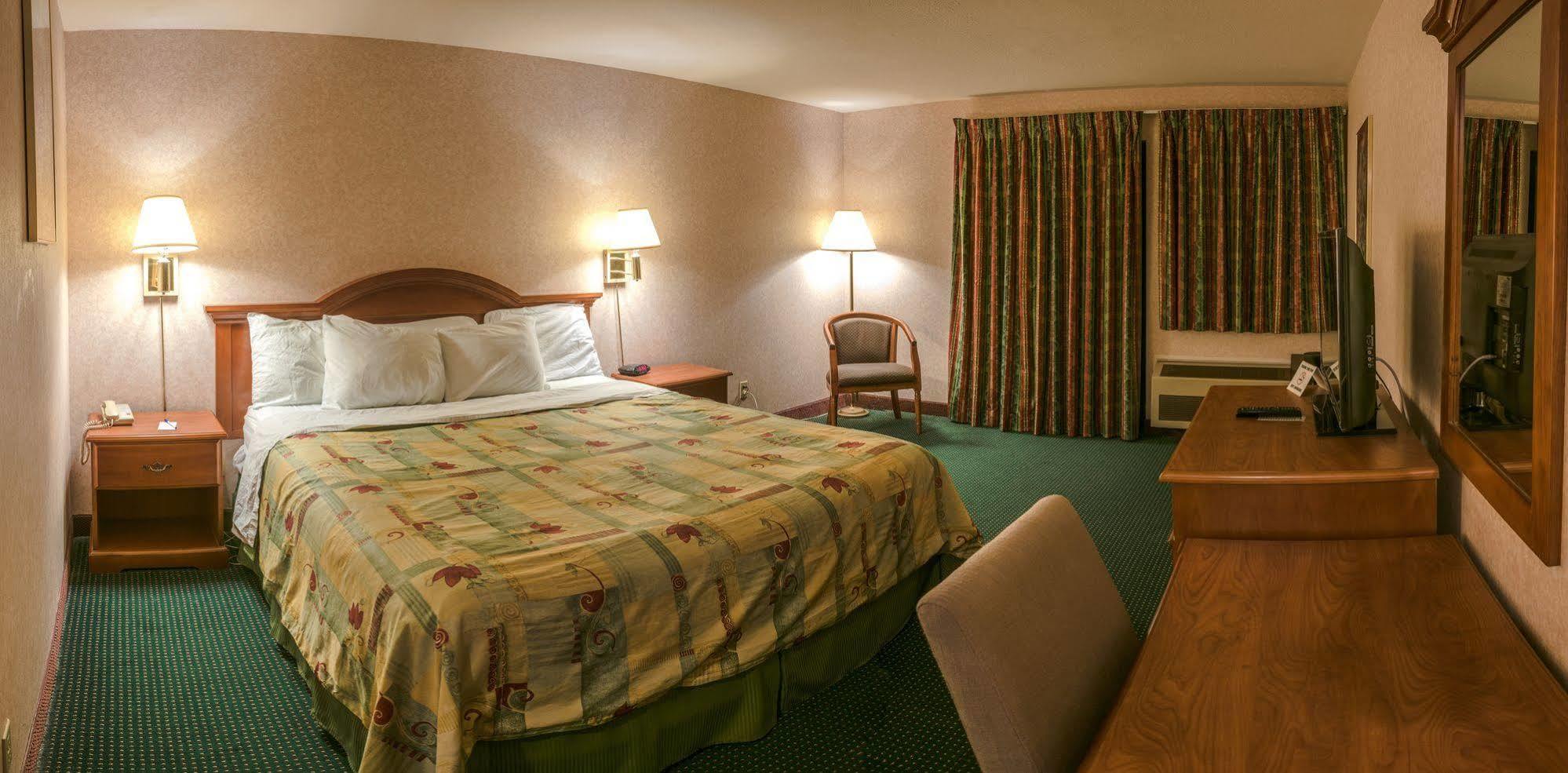 San Bernandino Inn & Suites Сан Бернардино Екстериор снимка