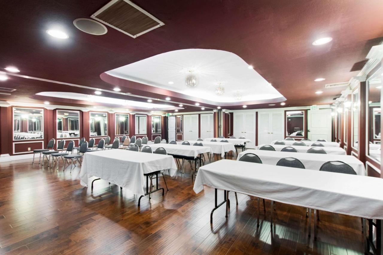 San Bernandino Inn & Suites Сан Бернардино Екстериор снимка