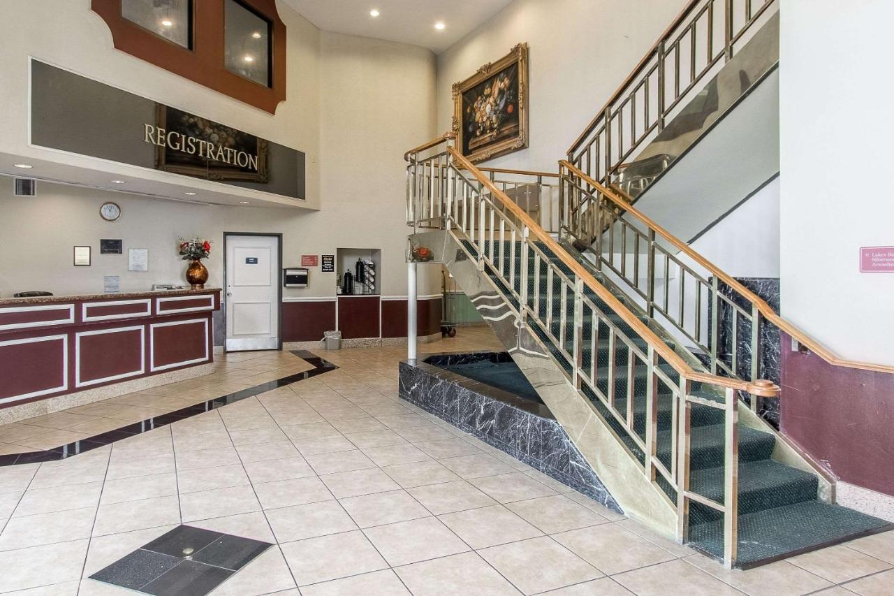 San Bernandino Inn & Suites Сан Бернардино Екстериор снимка